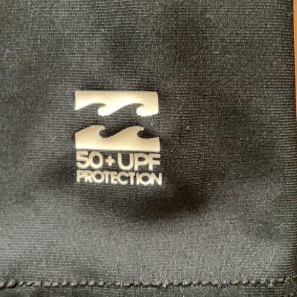 Billabong Rashguard - Picture 3 of 4